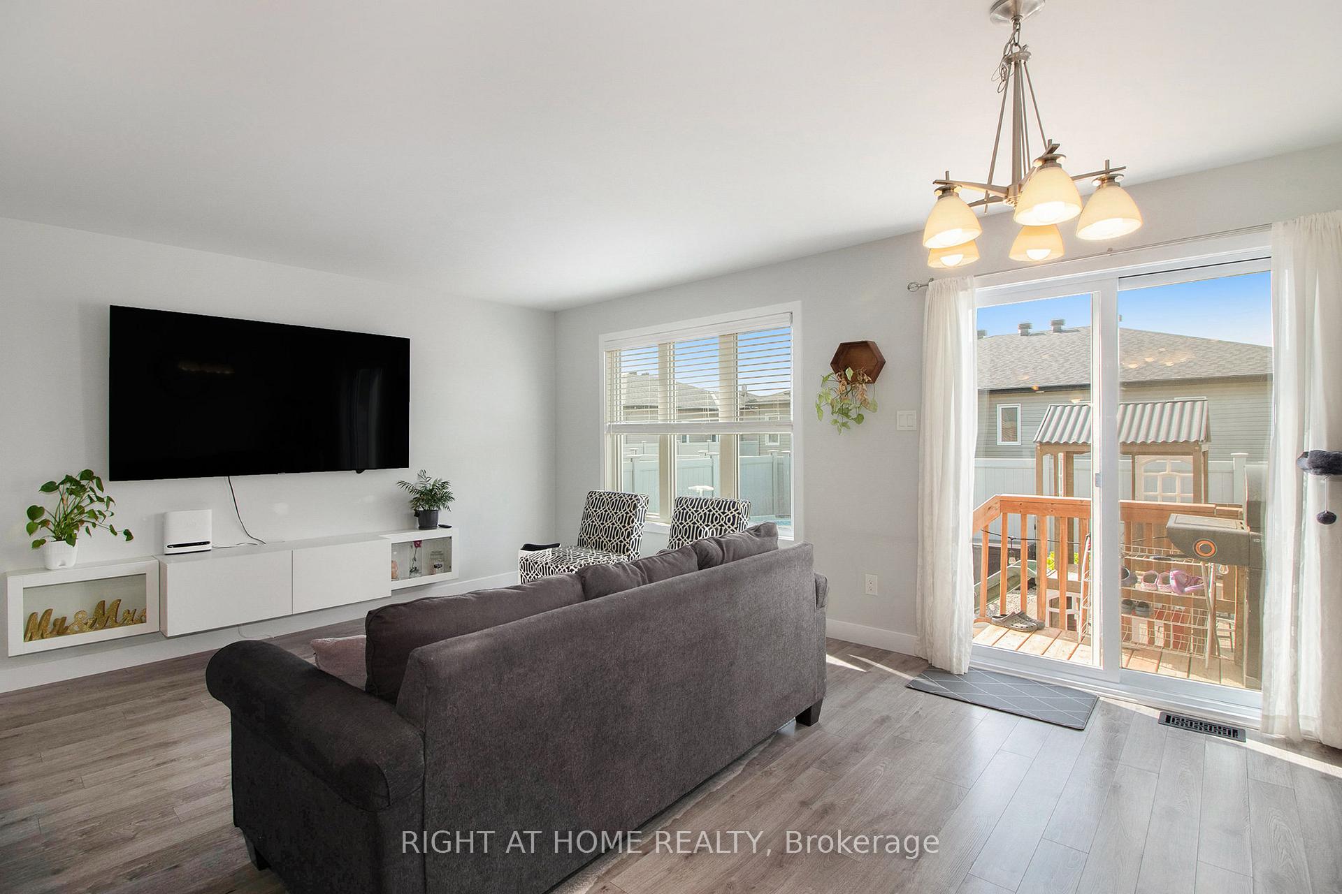 Photo 10 of Unit A, 3 Flagstone Private Lane, North Stormont, North Stormont (Finch) Twp — HOMEH