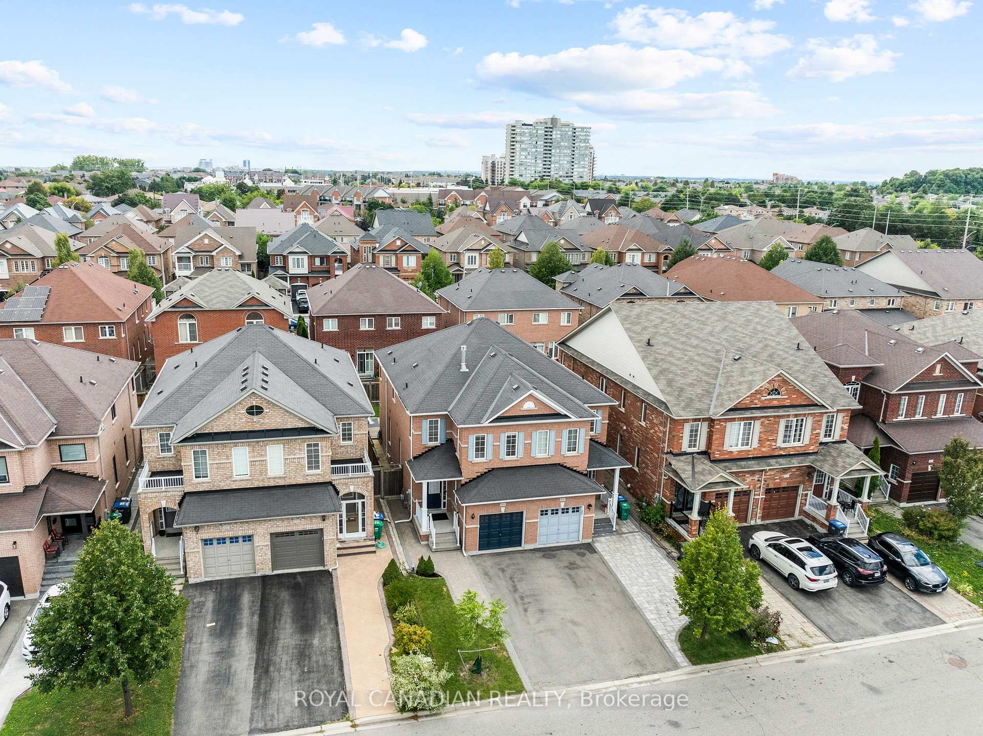 Photo 3 of 4699 Centretown Way, Mississauga, Hurontario — HOMEH