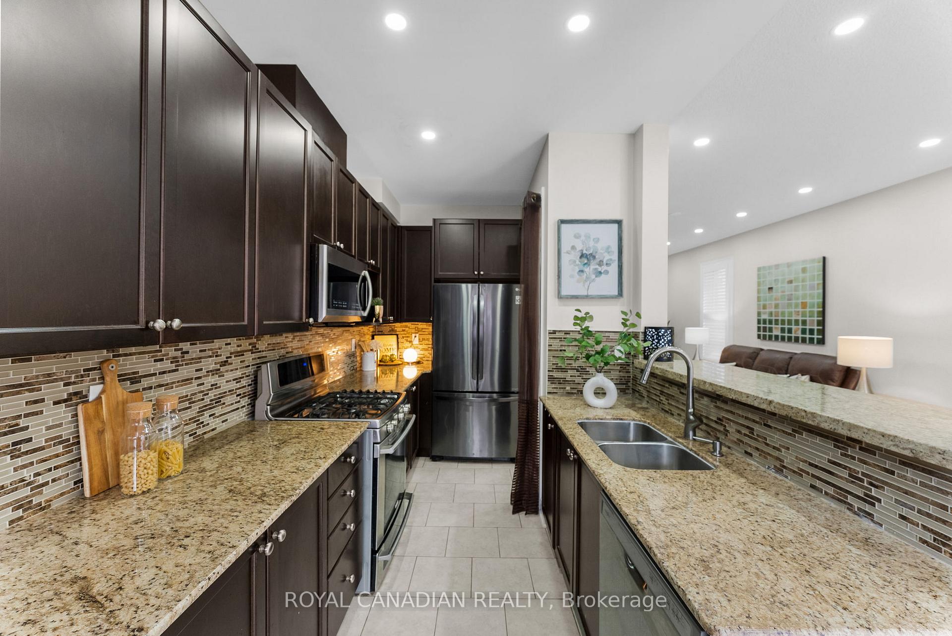 Photo 15 of 4699 Centretown Way, Mississauga, Hurontario — HOMEH