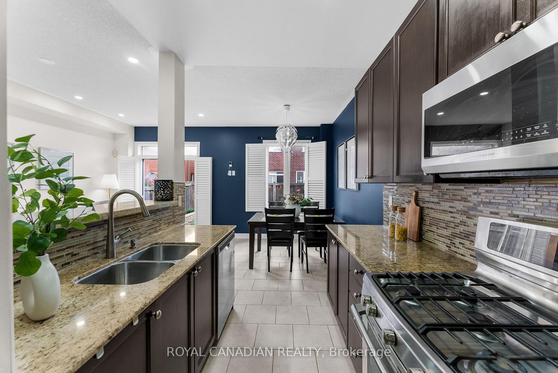 Photo 16 of 4699 Centretown Way, Mississauga, Hurontario — HOMEH