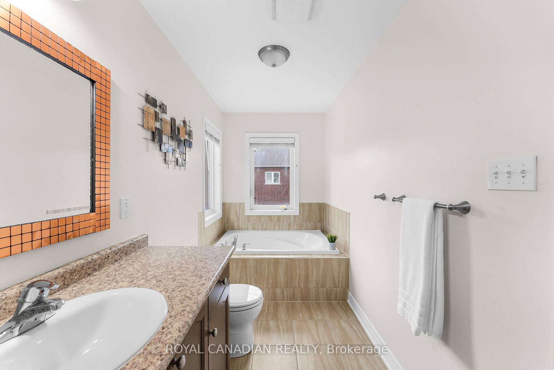 Photo 23 of 4699 Centretown Way, Mississauga, Hurontario — HOMEH