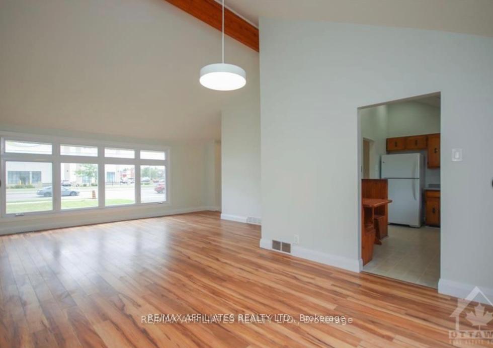 Photo 4 of 4343 Innes Road, Ottawa, Queenswood Heights South — HOMEH