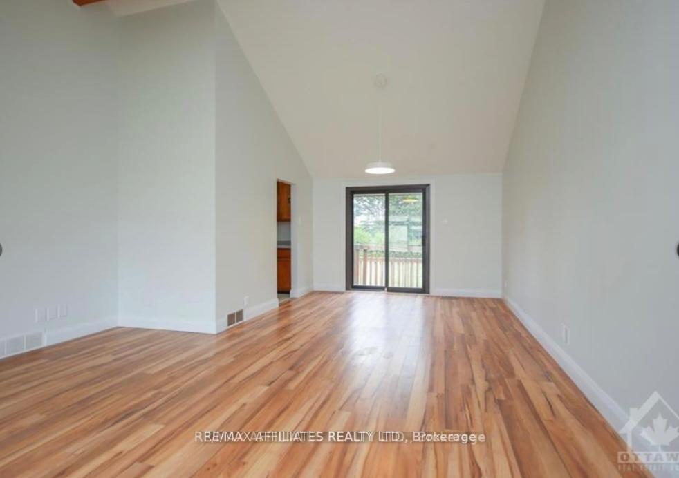 Photo 5 of 4343 Innes Road, Ottawa, Queenswood Heights South — HOMEH