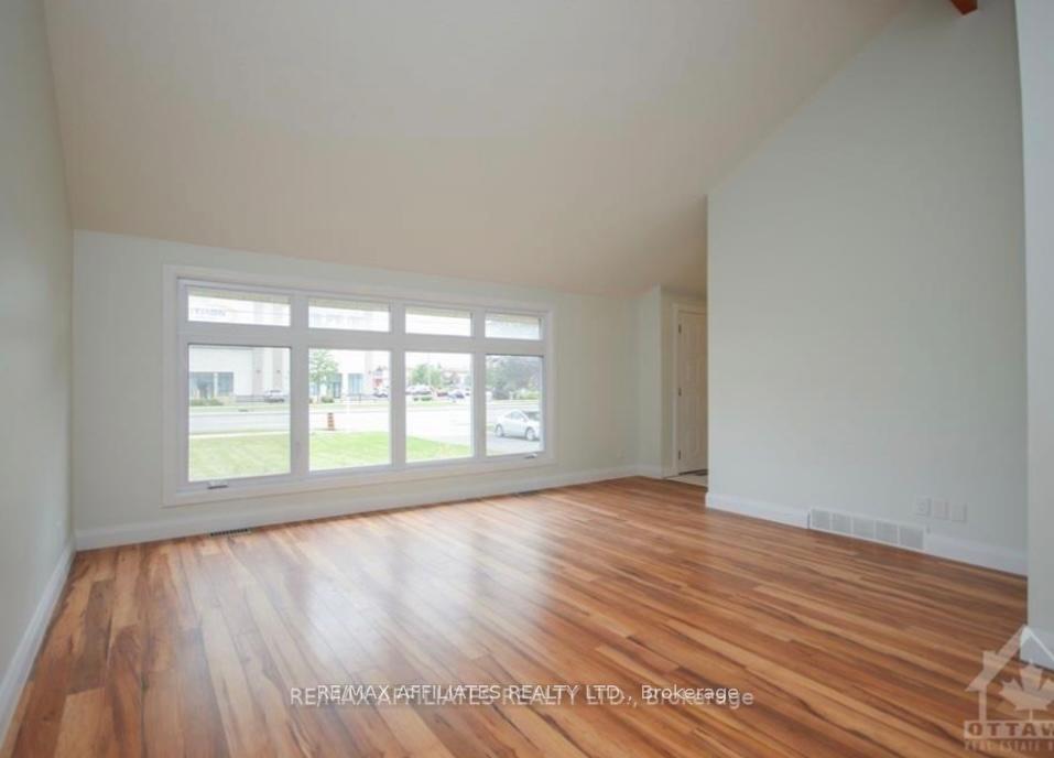 Photo 7 of 4343 Innes Road, Ottawa, Queenswood Heights South — HOMEH