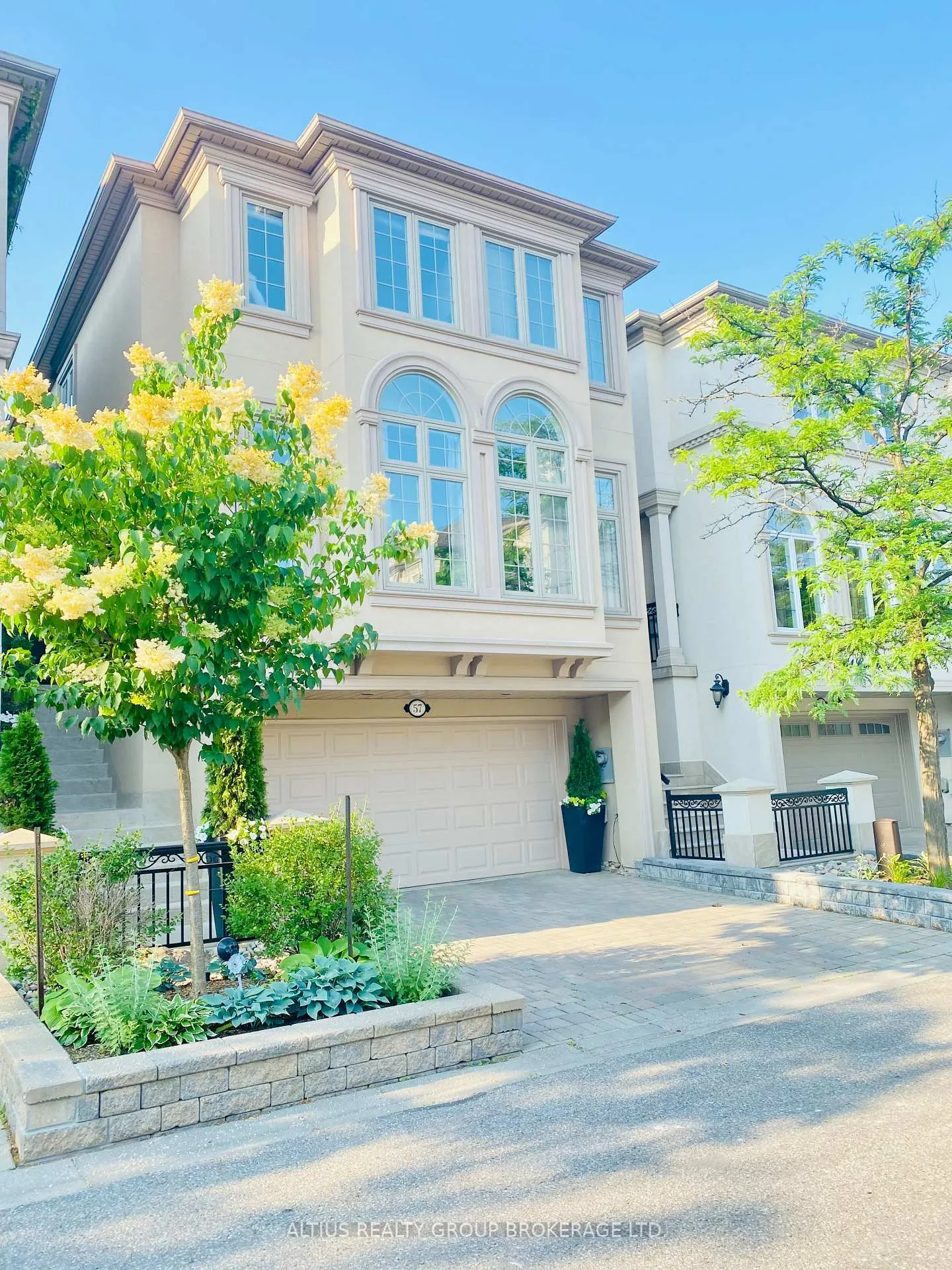 Photo 1 of Unit 9, 57 Cordoba Drive S, Vaughan, Lakeview Estates — HOMEH