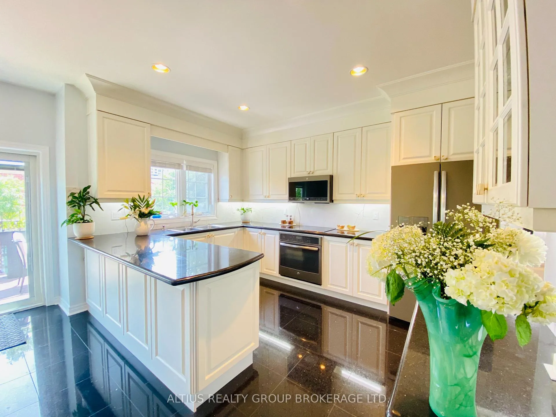 Photo 6 of Unit 9, 57 Cordoba Drive S, Vaughan, Lakeview Estates — HOMEH