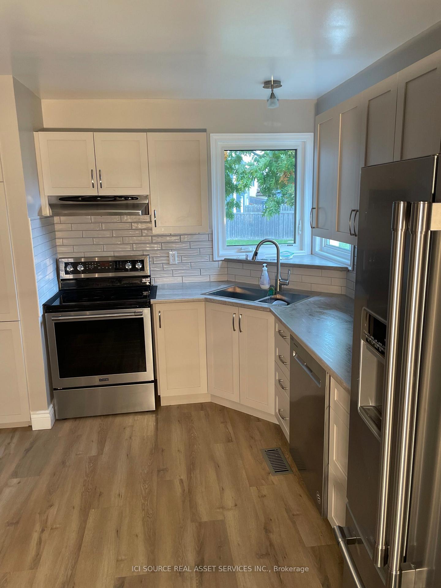 Photo 3 of 1792 Bromont Way, Ottawa, Chateauneuf — HOMEH