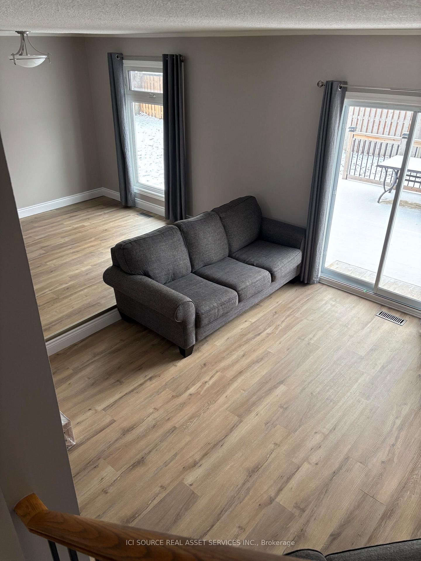 Photo 5 of 1792 Bromont Way, Ottawa, Chateauneuf — HOMEH