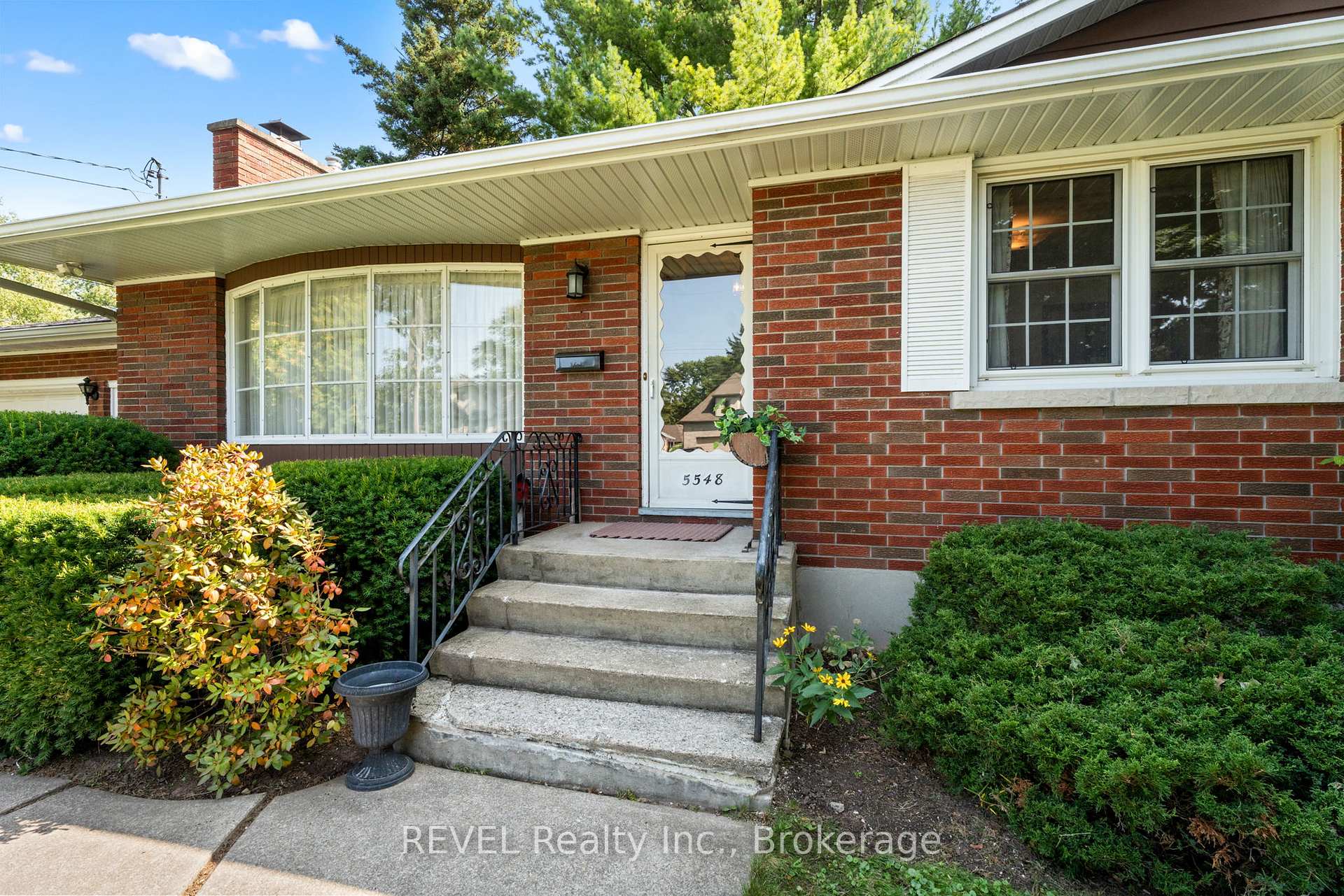 Photo 5 of 5548 Hodgson Avenue, Niagara Falls, Ascot — HOMEH