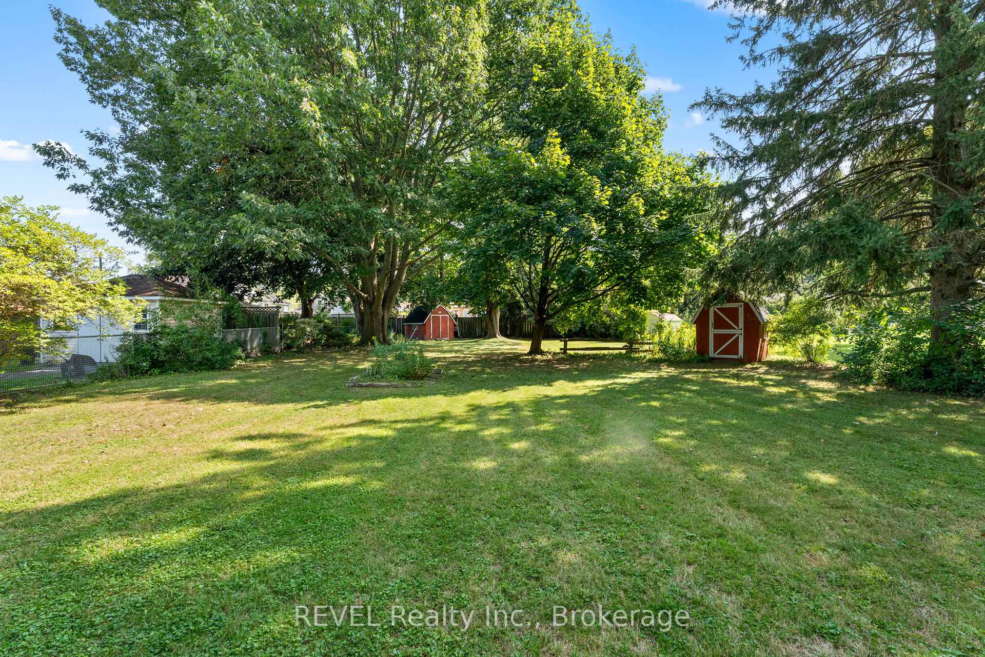 Photo 7 of 5548 Hodgson Avenue, Niagara Falls, Ascot — HOMEH