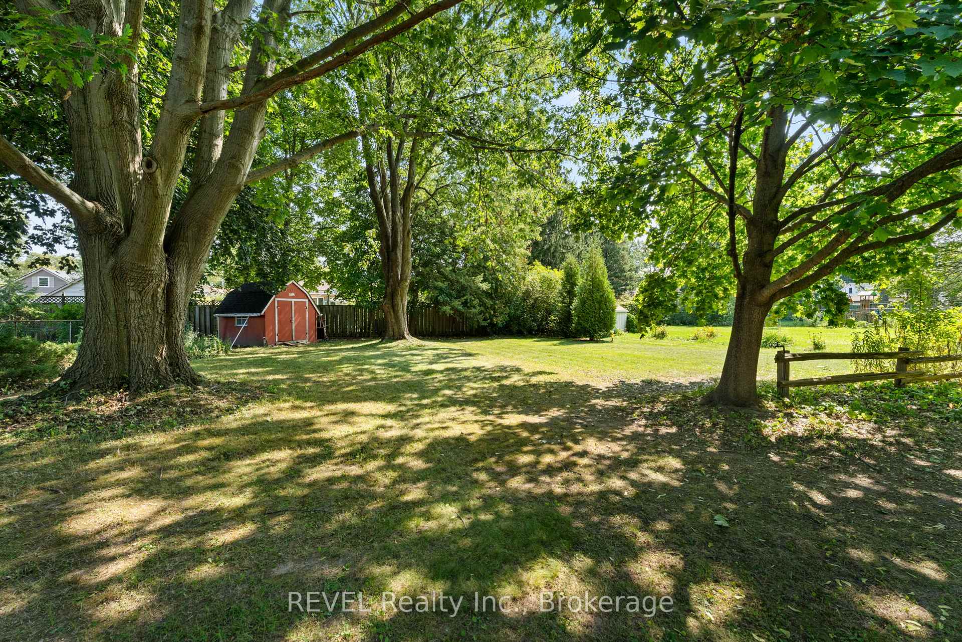 Photo 8 of 5548 Hodgson Avenue, Niagara Falls, Ascot — HOMEH