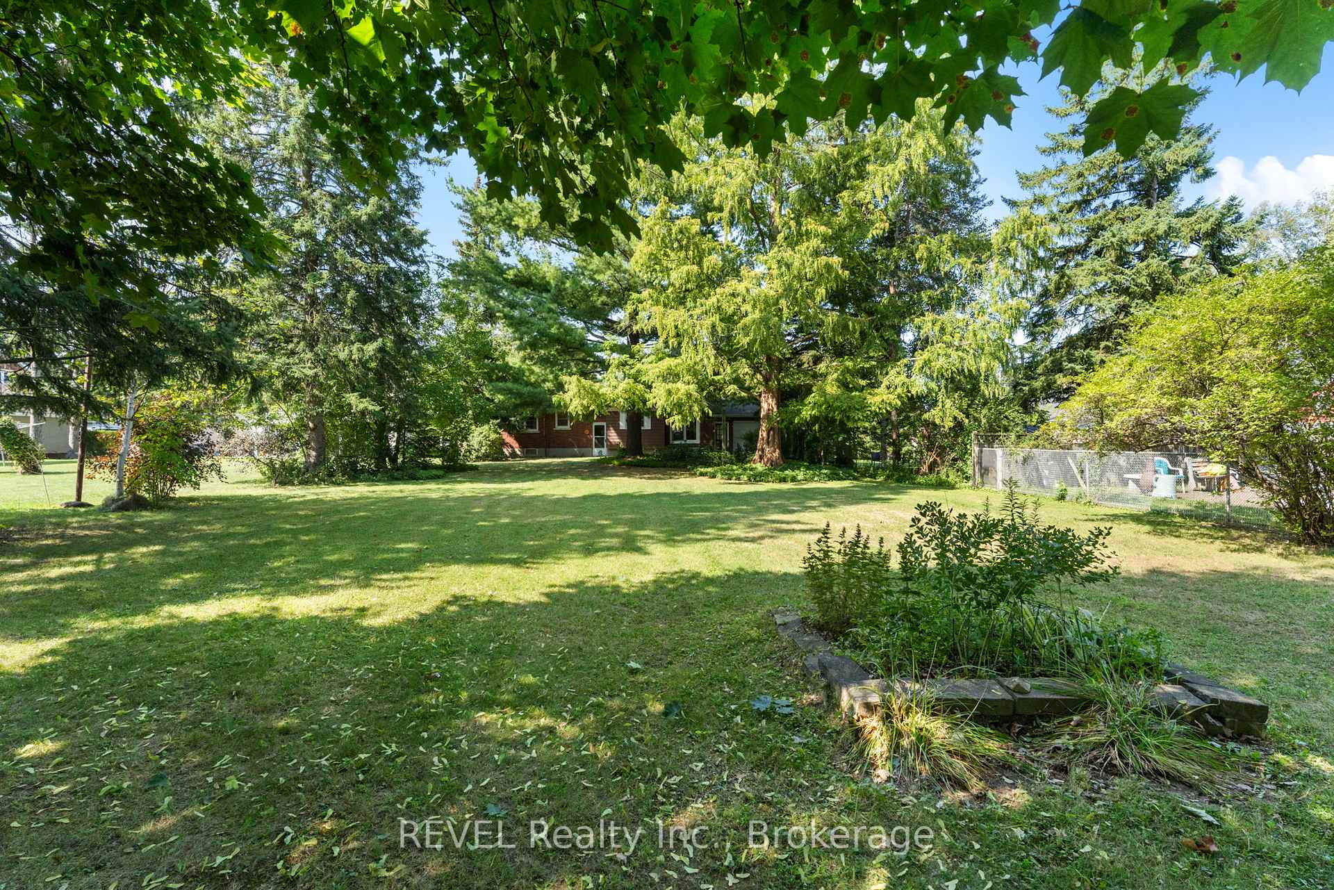 Photo 9 of 5548 Hodgson Avenue, Niagara Falls, Ascot — HOMEH