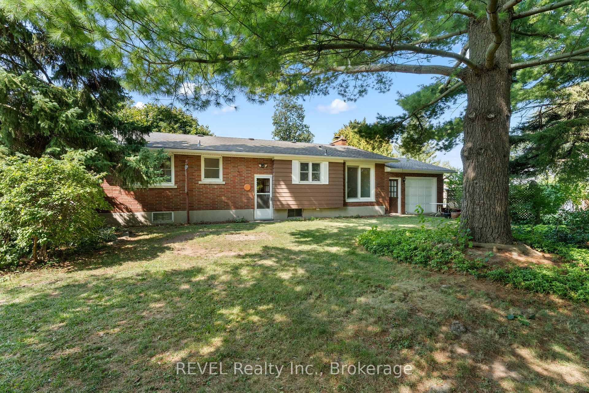 Photo 10 of 5548 Hodgson Avenue, Niagara Falls, Ascot — HOMEH
