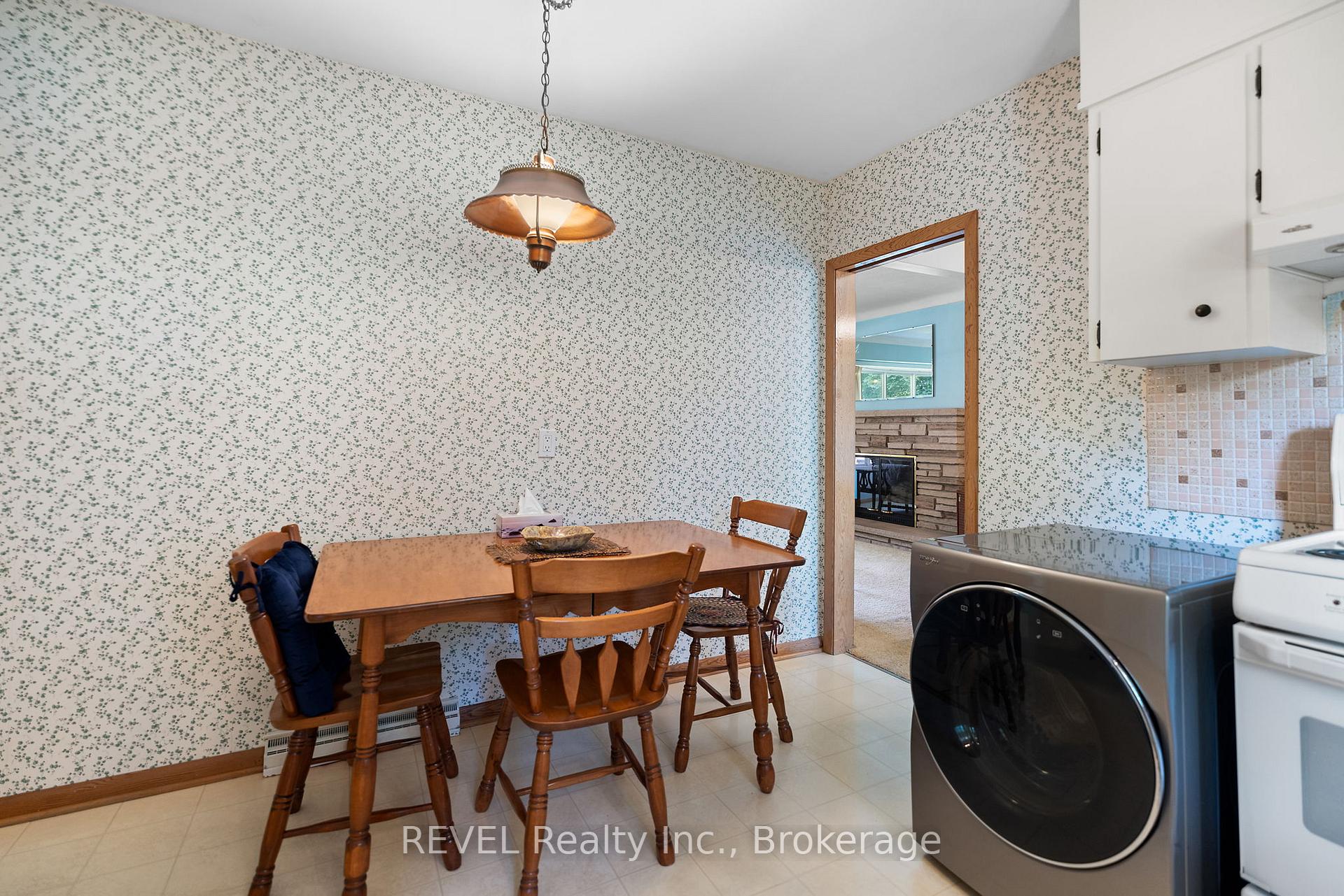 Photo 20 of 5548 Hodgson Avenue, Niagara Falls, Ascot — HOMEH