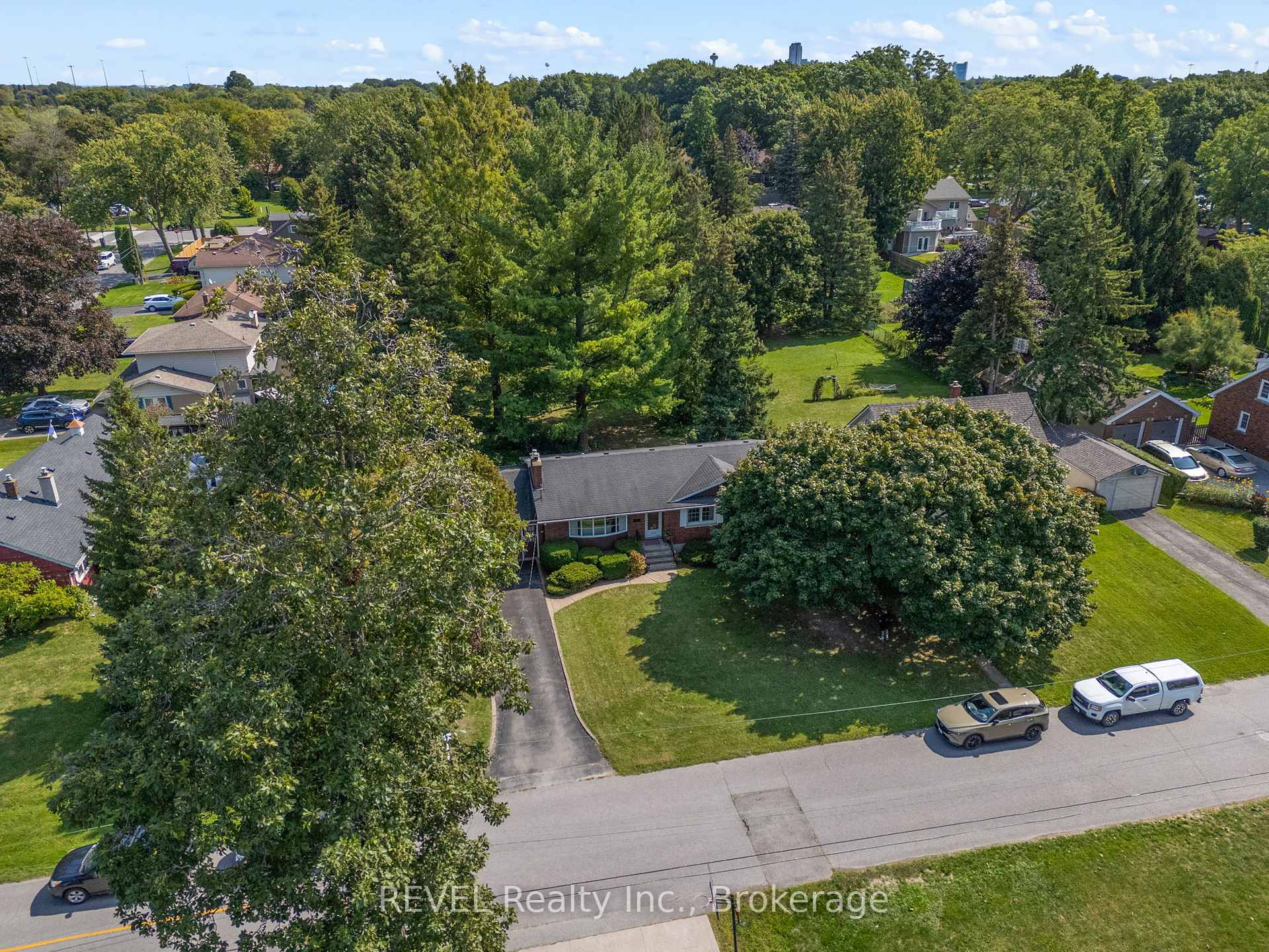 Photo 38 of 5548 Hodgson Avenue, Niagara Falls, Ascot — HOMEH