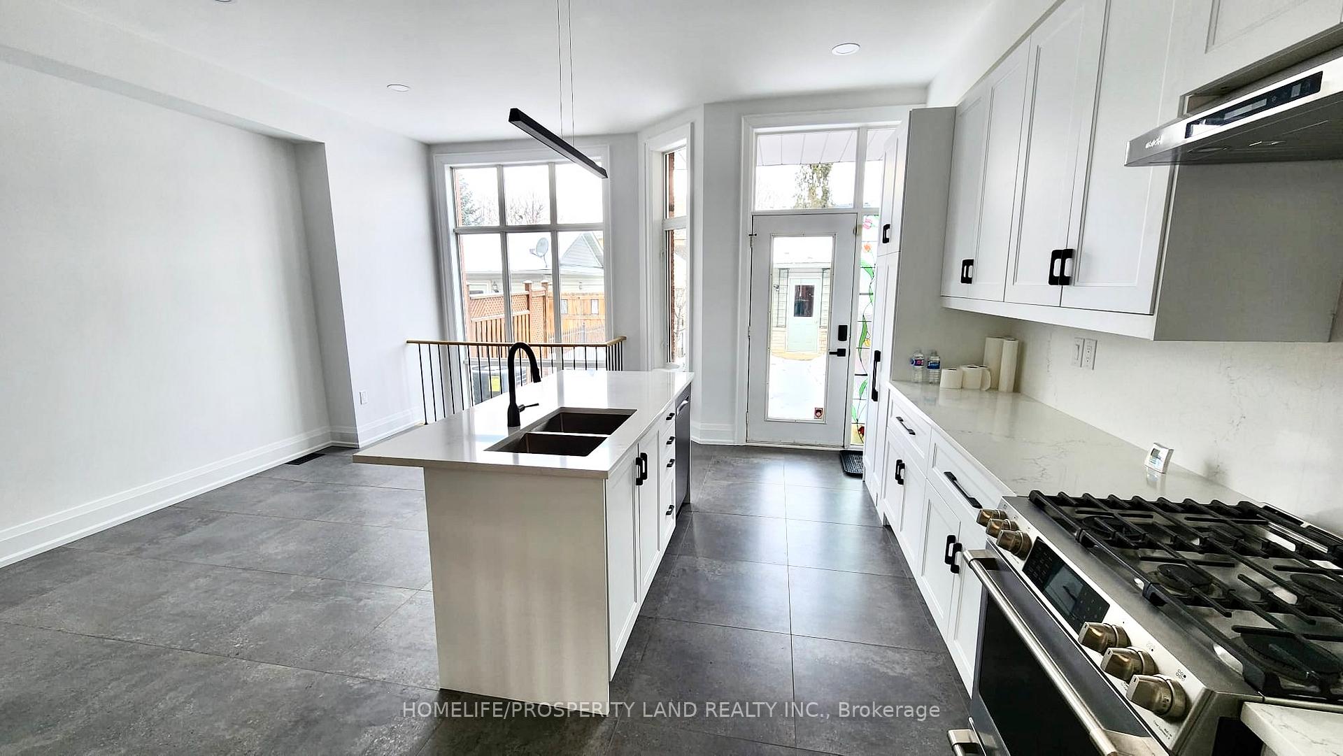 Photo 4 of 8 Cornell Meadows Avenue, Markham, Cornell — HOMEH