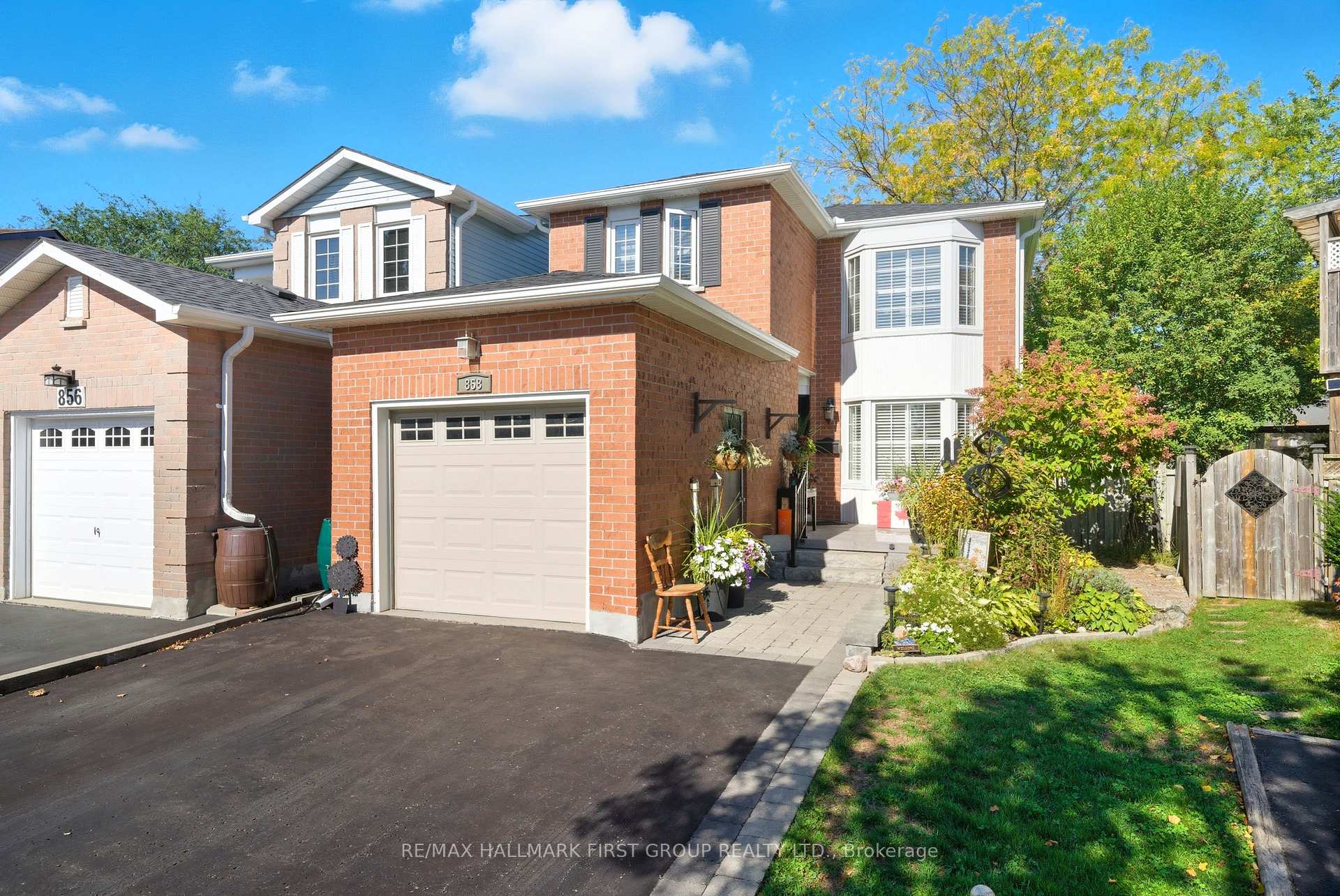 Photo 1 of 858 Bennett Court, Oshawa, Pinecrest — HOMEH