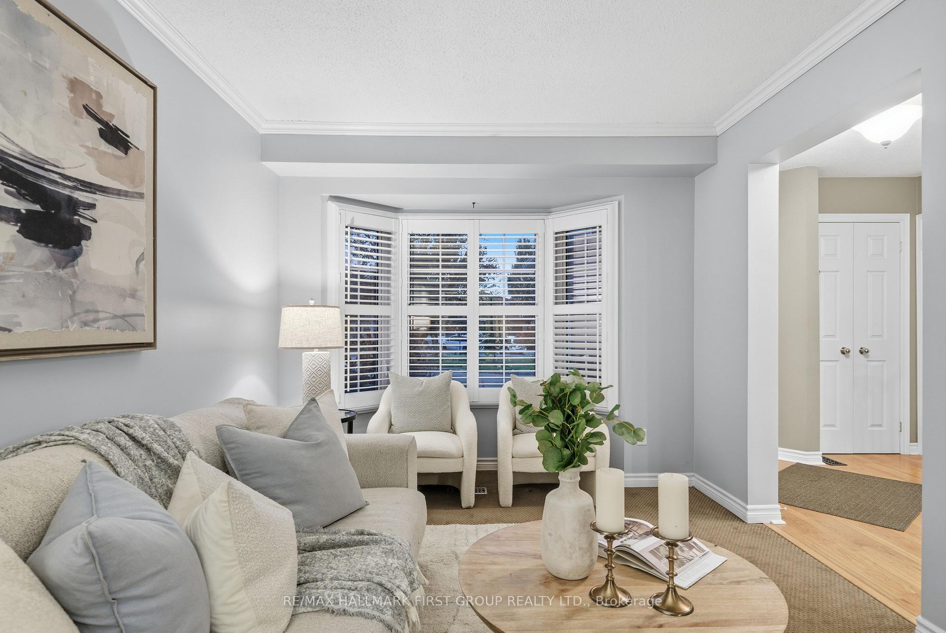 Photo 5 of 858 Bennett Court, Oshawa, Pinecrest — HOMEH