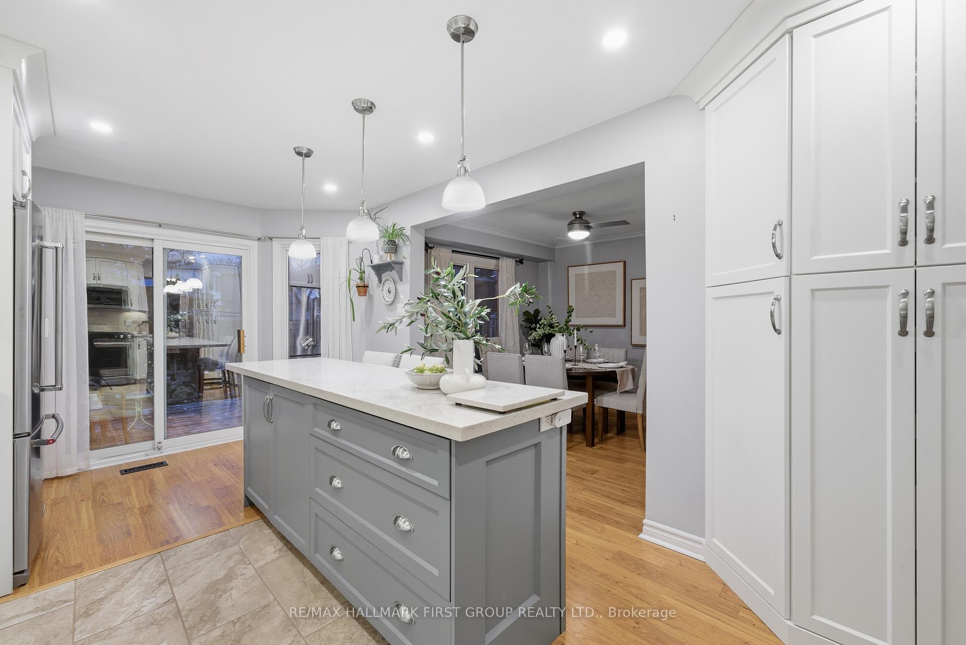Photo 13 of 858 Bennett Court, Oshawa, Pinecrest — HOMEH