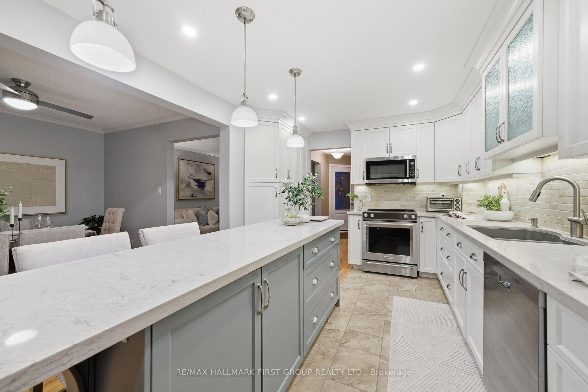 Photo 14 of 858 Bennett Court, Oshawa, Pinecrest — HOMEH