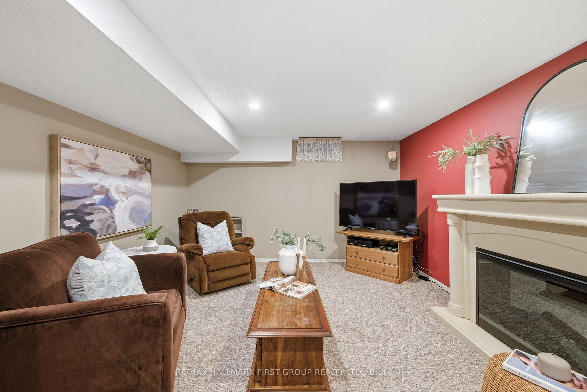Photo 25 of 858 Bennett Court, Oshawa, Pinecrest — HOMEH