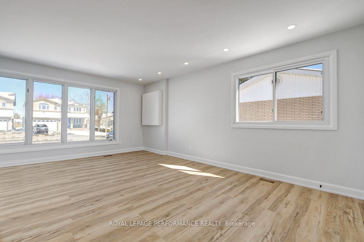 Photo 3 of Unit A, 882 Balsam Drive, Ottawa, Chatelaine Village — HOMEH