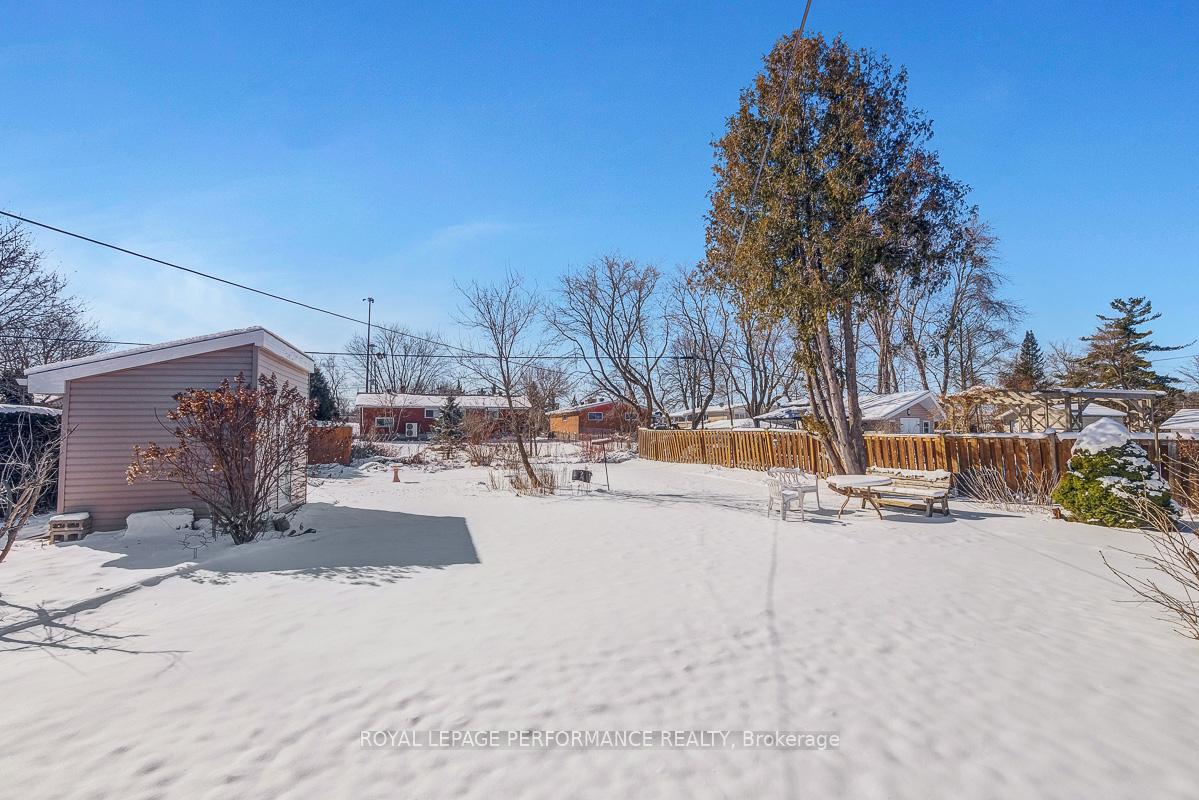 Photo 13 of Unit A, 882 Balsam Drive, Ottawa, Chatelaine Village — HOMEH