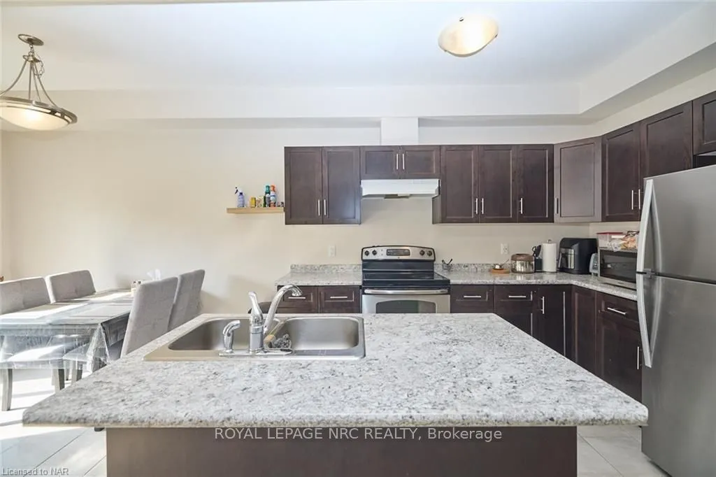 Photo 37 of 130 Acacia Road, Pelham, Fonthill — HOMEH