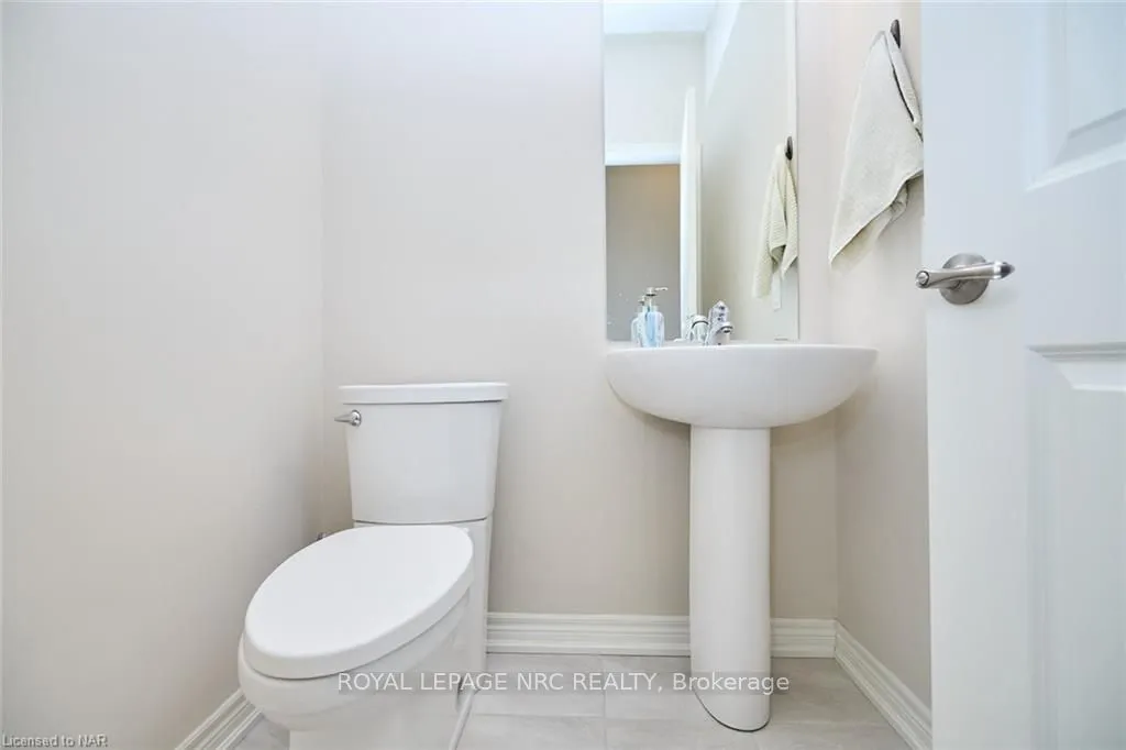 Photo 46 of 130 Acacia Road, Pelham, Fonthill — HOMEH