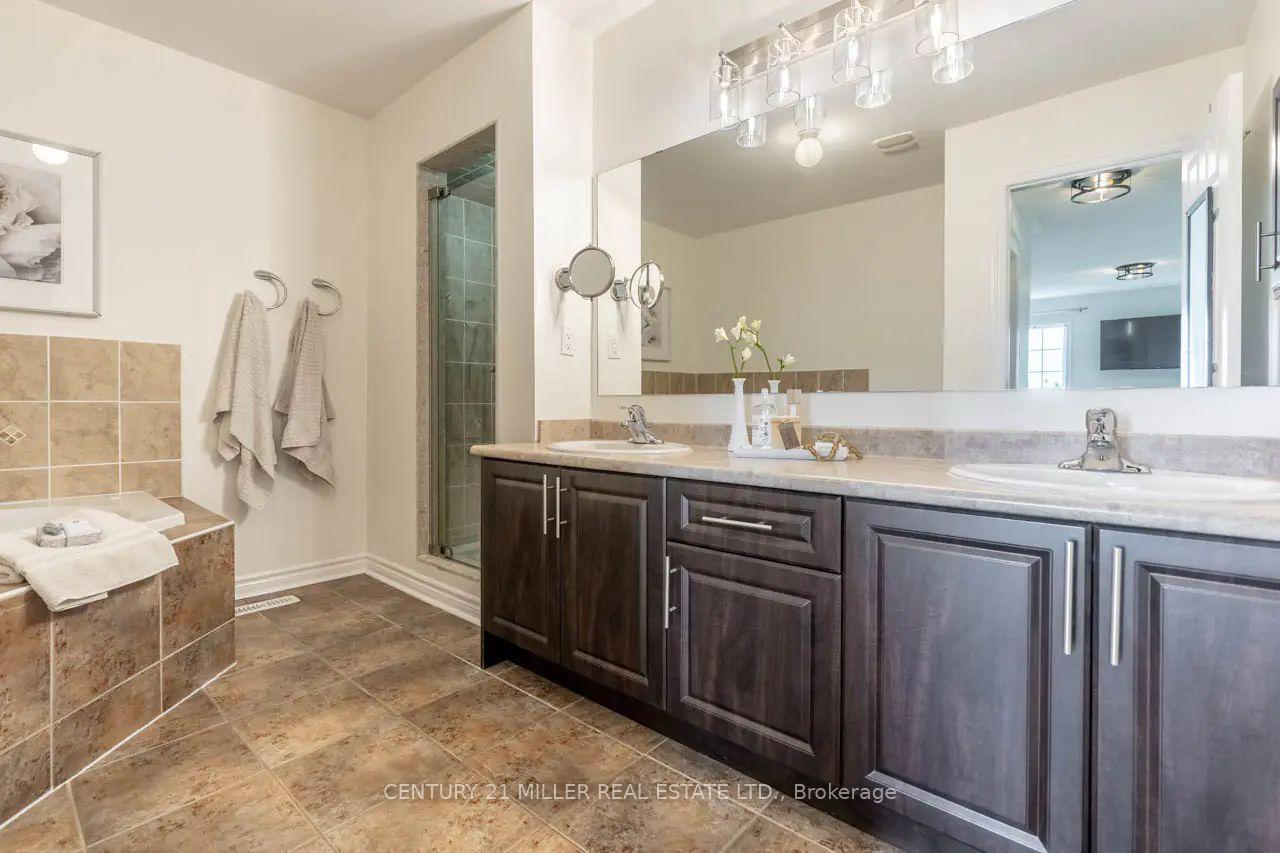 Photo 6 of 317 Hobbs Crescent, Milton, Clarke — HOMEH