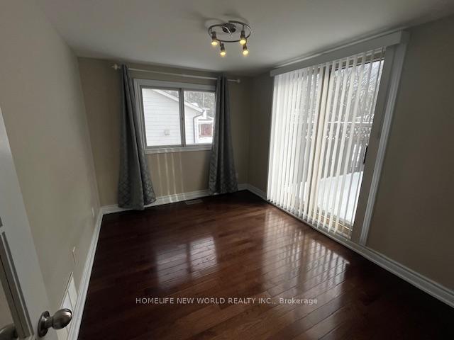 Photo 4 of 39 Walkerton Drive, Markham, Bullock — HOMEH