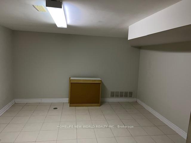 Photo 17 of 39 Walkerton Drive, Markham, Bullock — HOMEH
