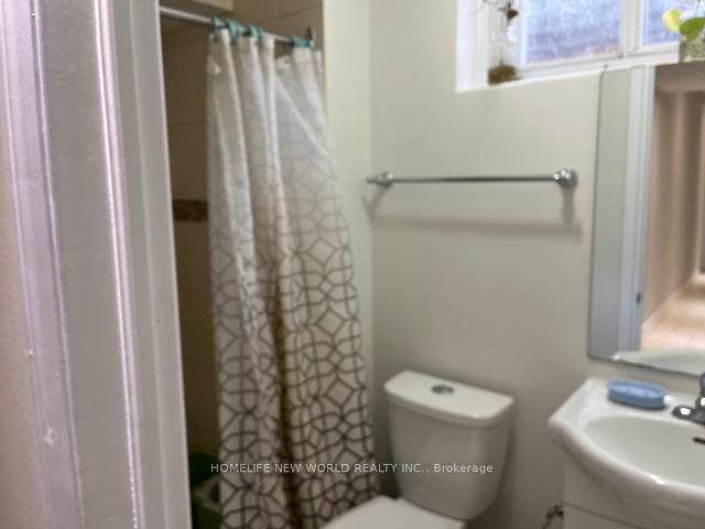 Photo 18 of 39 Walkerton Drive, Markham, Bullock — HOMEH