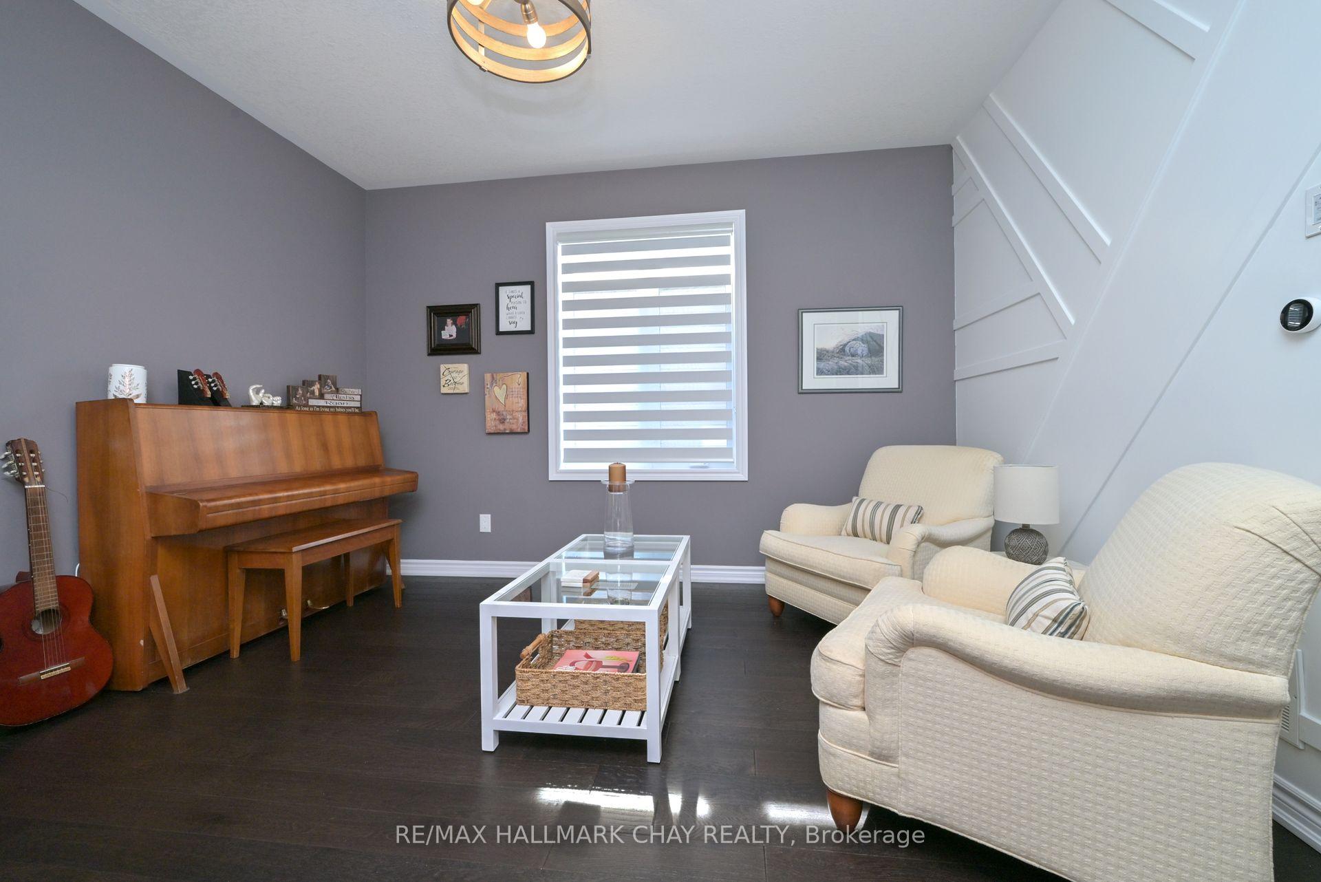 Photo 5 of 121 Strachan Trail, New Tecumseth, Rural New Tecumseth — HOMEH