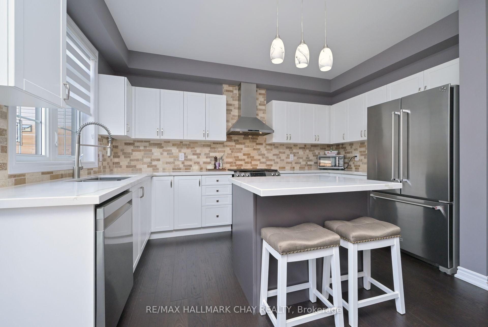 Photo 10 of 121 Strachan Trail, New Tecumseth, Rural New Tecumseth — HOMEH