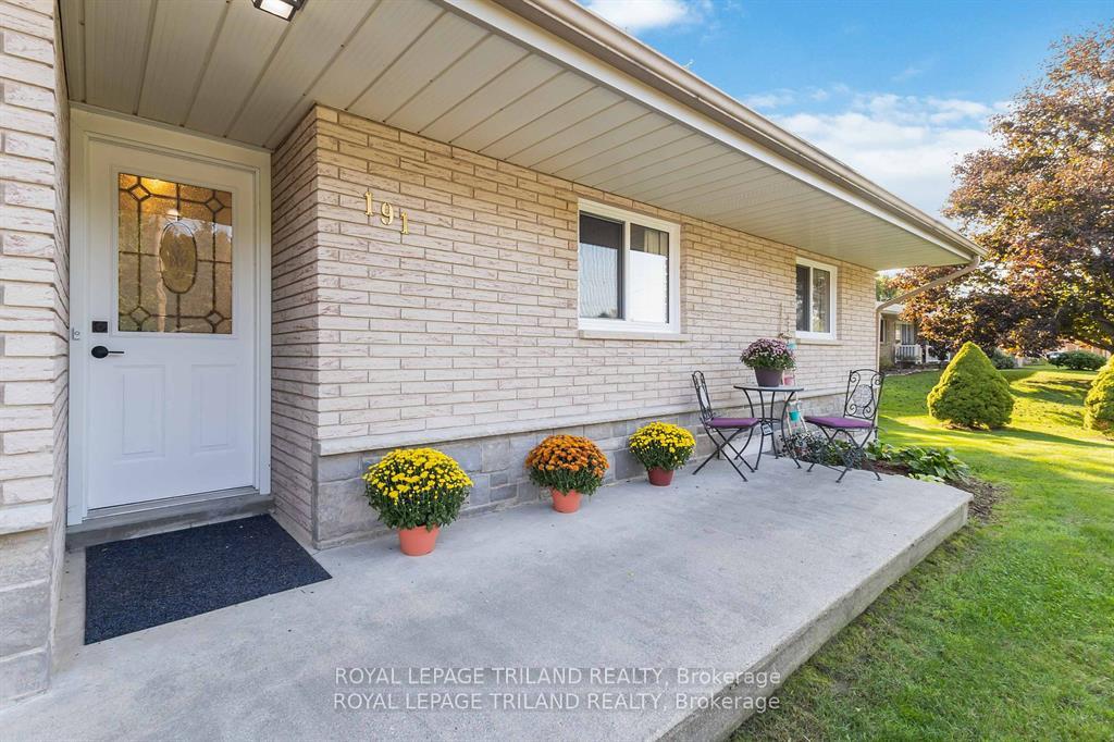 Photo 2 of 191 Bethany Street, North Middlesex, Parkhill — HOMEH