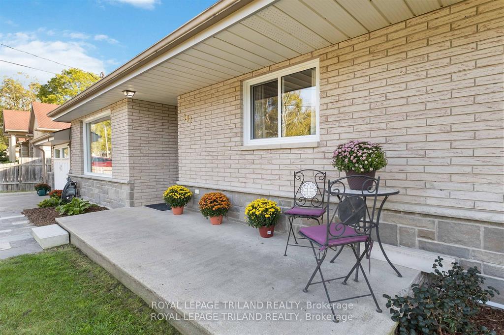 Photo 4 of 191 Bethany Street, North Middlesex, Parkhill — HOMEH