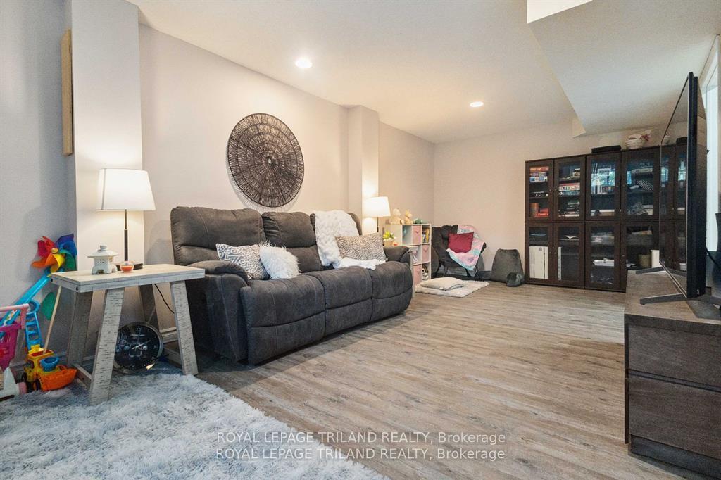 Photo 21 of 191 Bethany Street, North Middlesex, Parkhill — HOMEH