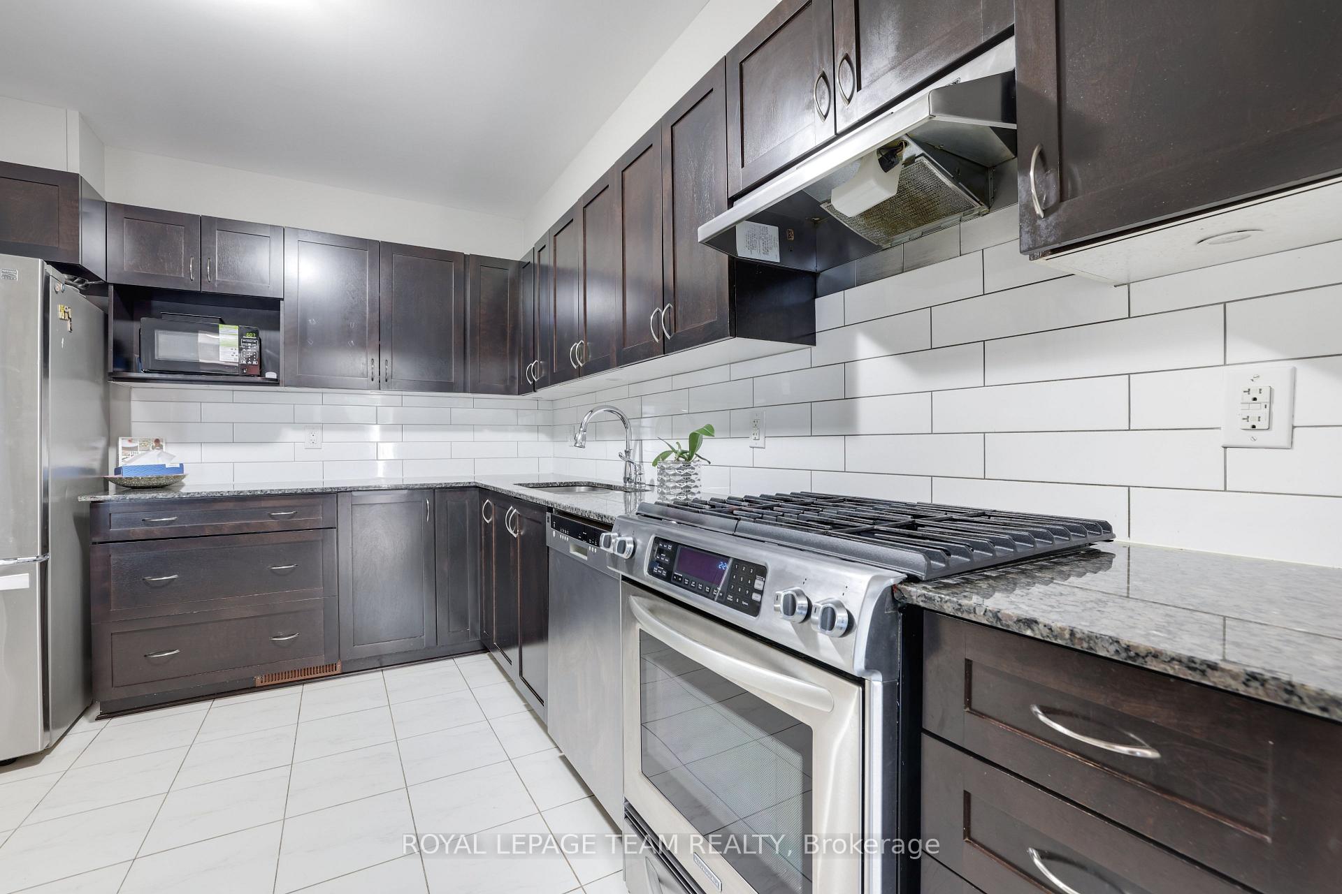 Photo 14 of 338 Gerry Lalonde Drive, Ottawa, Avalon West — HOMEH