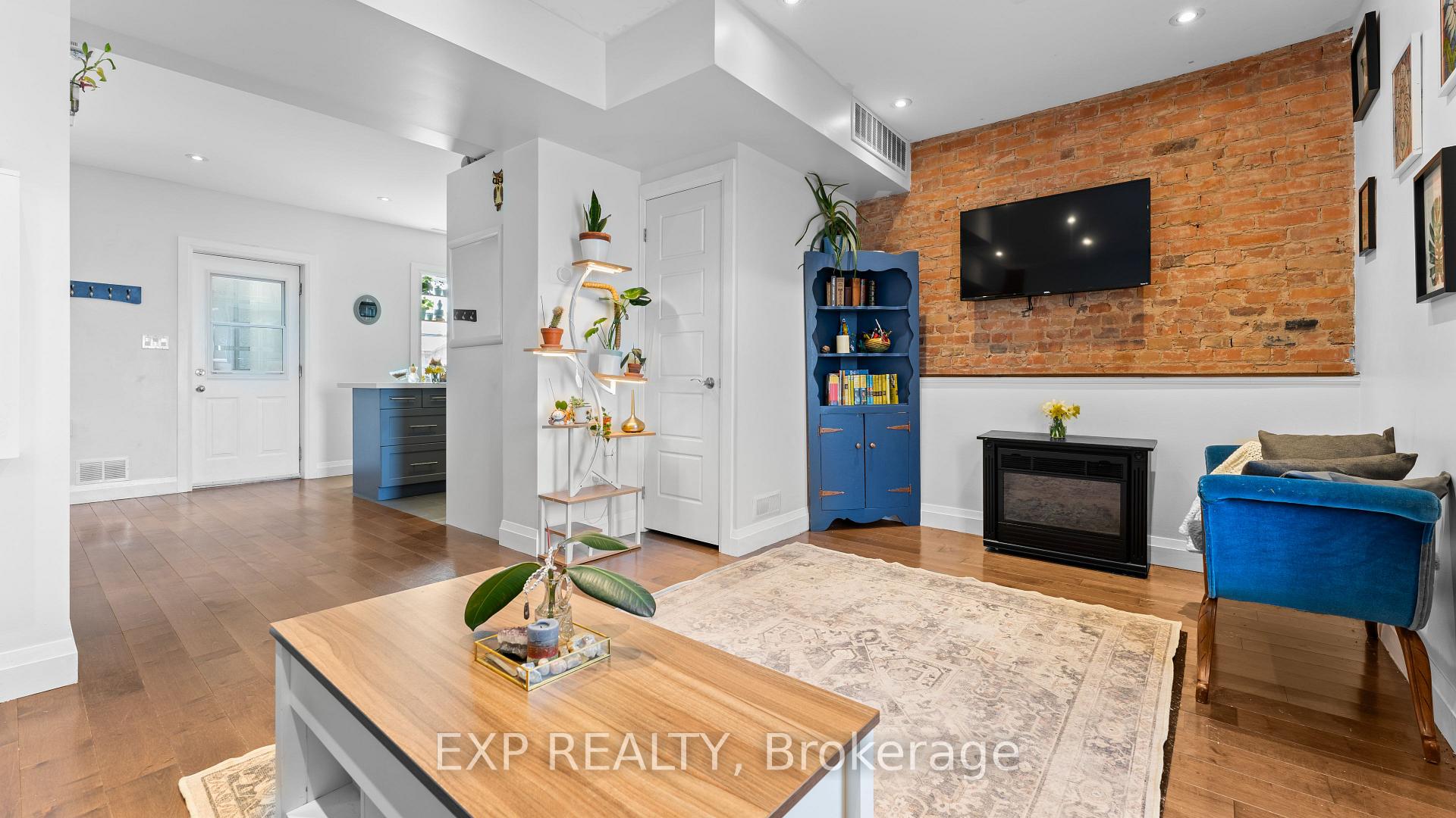 Photo 8 of 3224 Steeles Avenue W, Milton, Scott — HOMEH