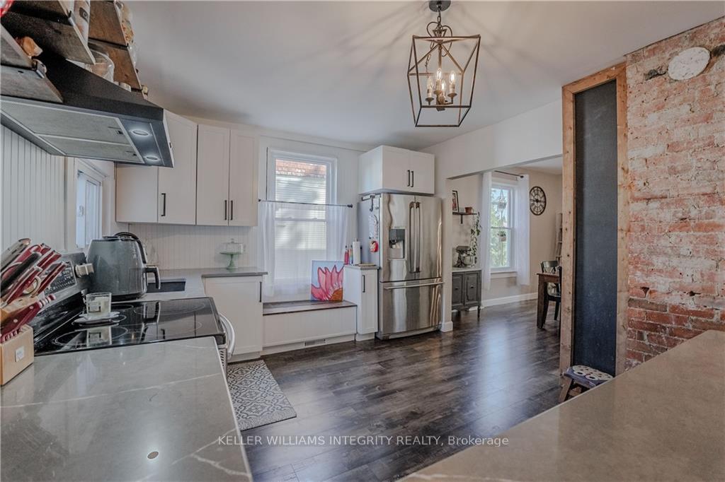 Photo 2 of 22 Bishop Street N, North Glengarry, Alexandria — HOMEH