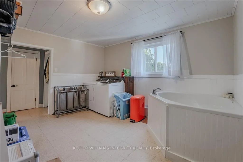 Photo 10 of 22 Bishop Street N, North Glengarry, Alexandria — HOMEH