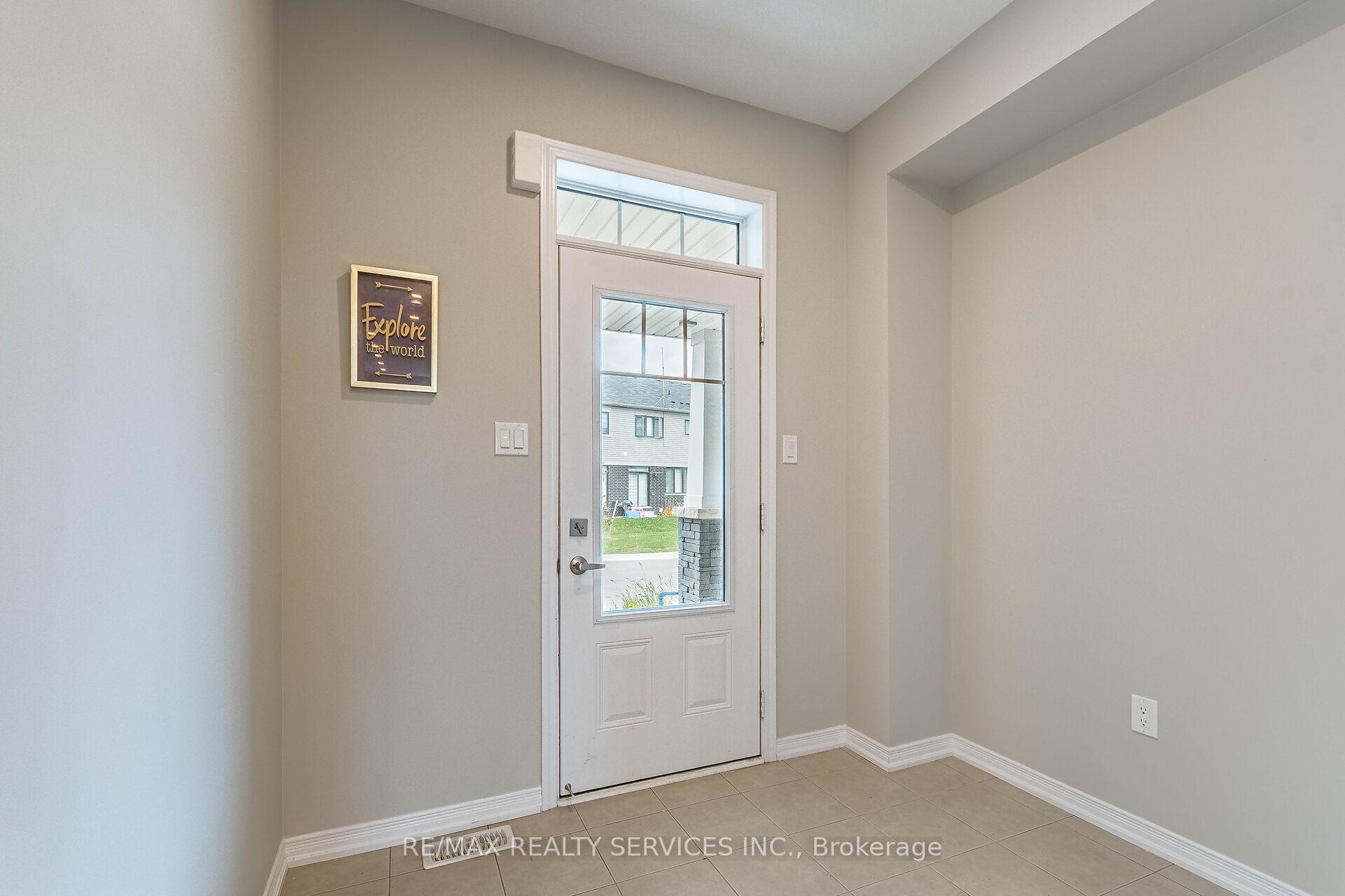 Photo 3 of Unit 20, 8273 Tulip Tree Drive, Niagara Falls, Brown — HOMEH