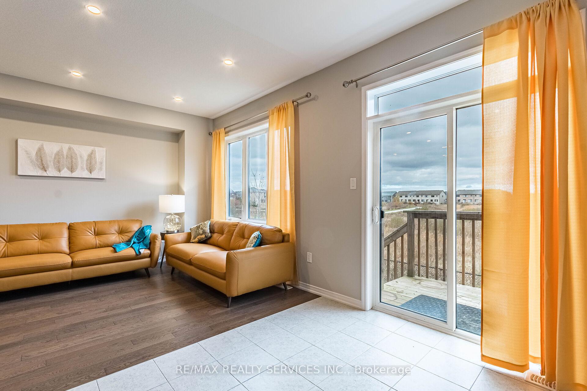 Photo 9 of Unit 20, 8273 Tulip Tree Drive, Niagara Falls, Brown — HOMEH