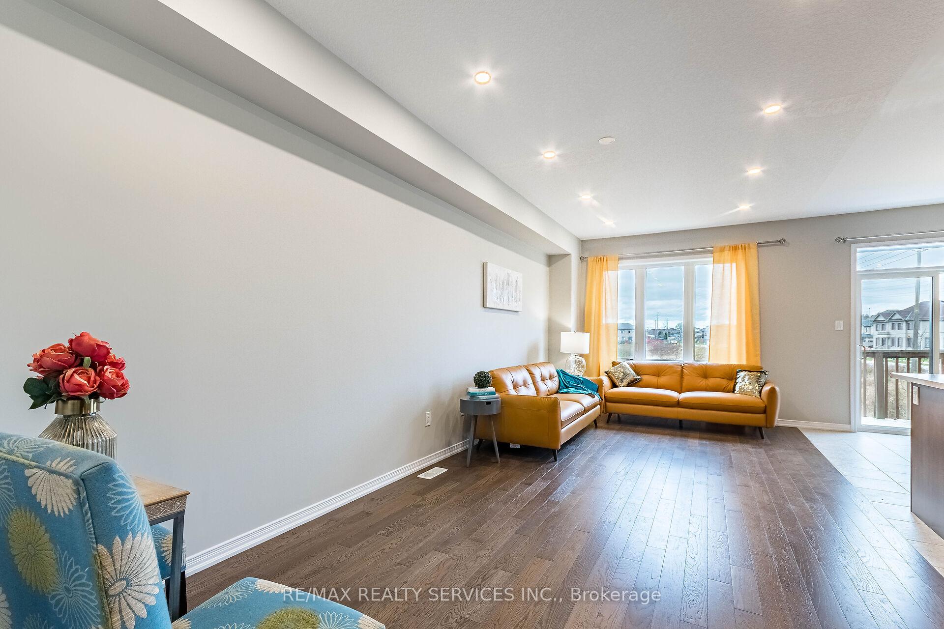 Photo 11 of Unit 20, 8273 Tulip Tree Drive, Niagara Falls, Brown — HOMEH