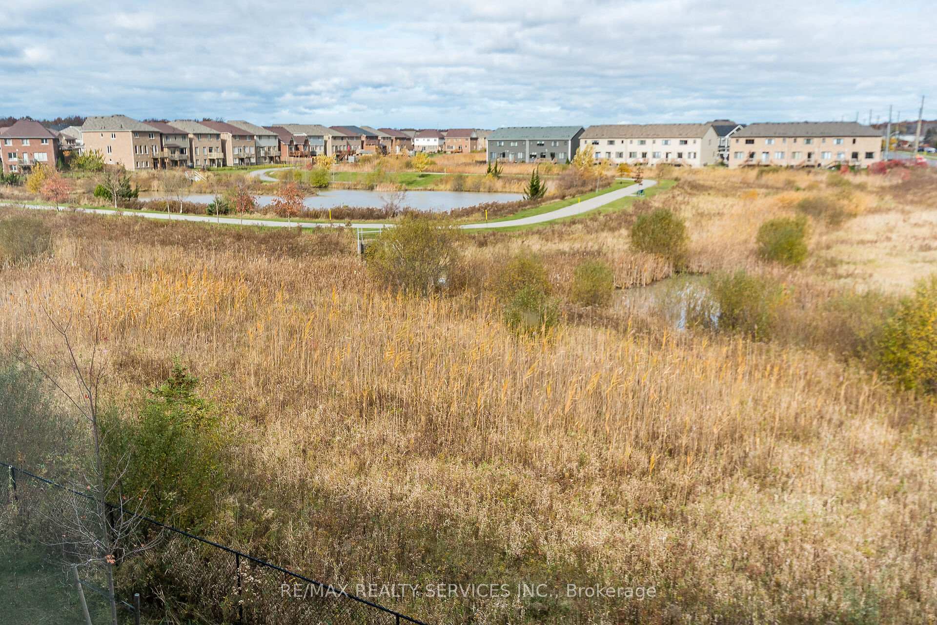 Photo 13 of Unit 20, 8273 Tulip Tree Drive, Niagara Falls, Brown — HOMEH