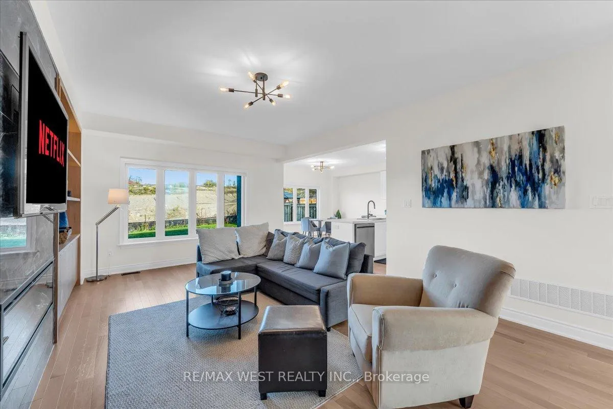 Photo 13 of 16 Janes Crescent, New Tecumseth, Rural New Tecumseth — HOMEH