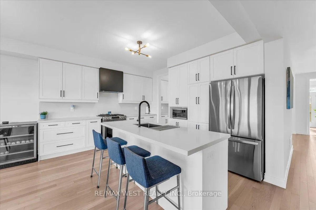 Photo 14 of 16 Janes Crescent, New Tecumseth, Rural New Tecumseth — HOMEH
