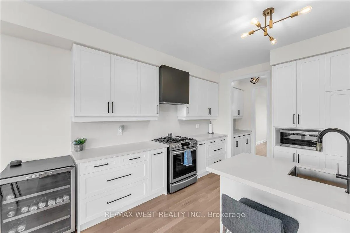 Photo 17 of 16 Janes Crescent, New Tecumseth, Rural New Tecumseth — HOMEH