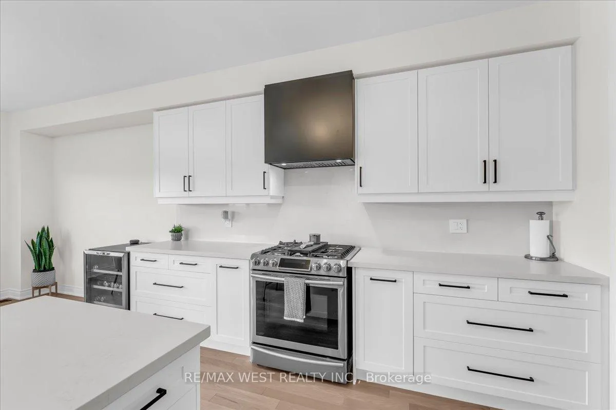 Photo 18 of 16 Janes Crescent, New Tecumseth, Rural New Tecumseth — HOMEH